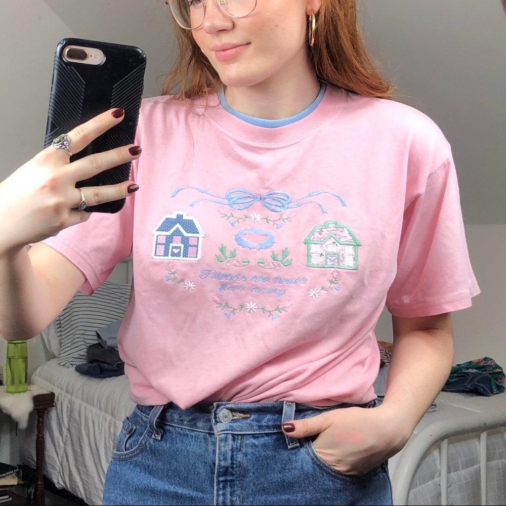 Vintage 80’s / 90’s Embroidered T-shirt